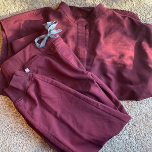 Figs set maroon color. XS rafaela top and medium petite joggers